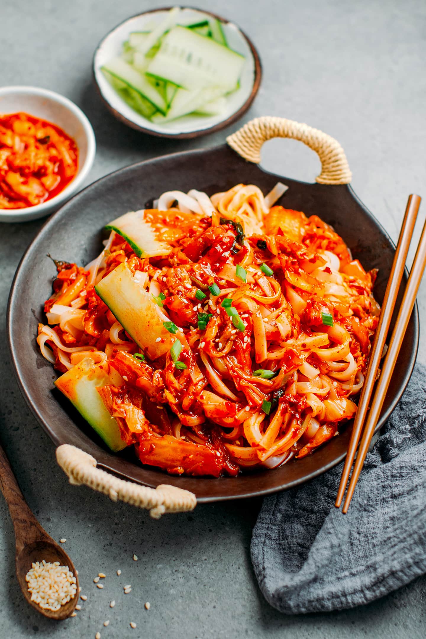 Quick Kimchi Noodles