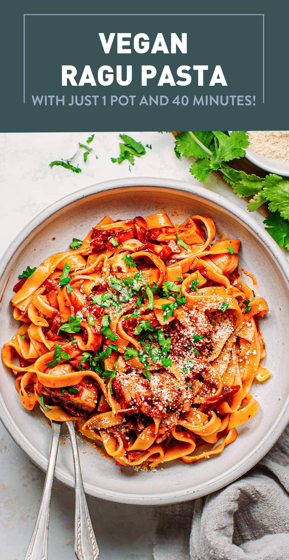 This Italian-inspired pasta features juicy jackfruit cooked in a rich and garlicky red wine tomato sauce! Plant-based, 1 pot, and just 40 minutes required! #ragu #plantbased #pasta #vegan